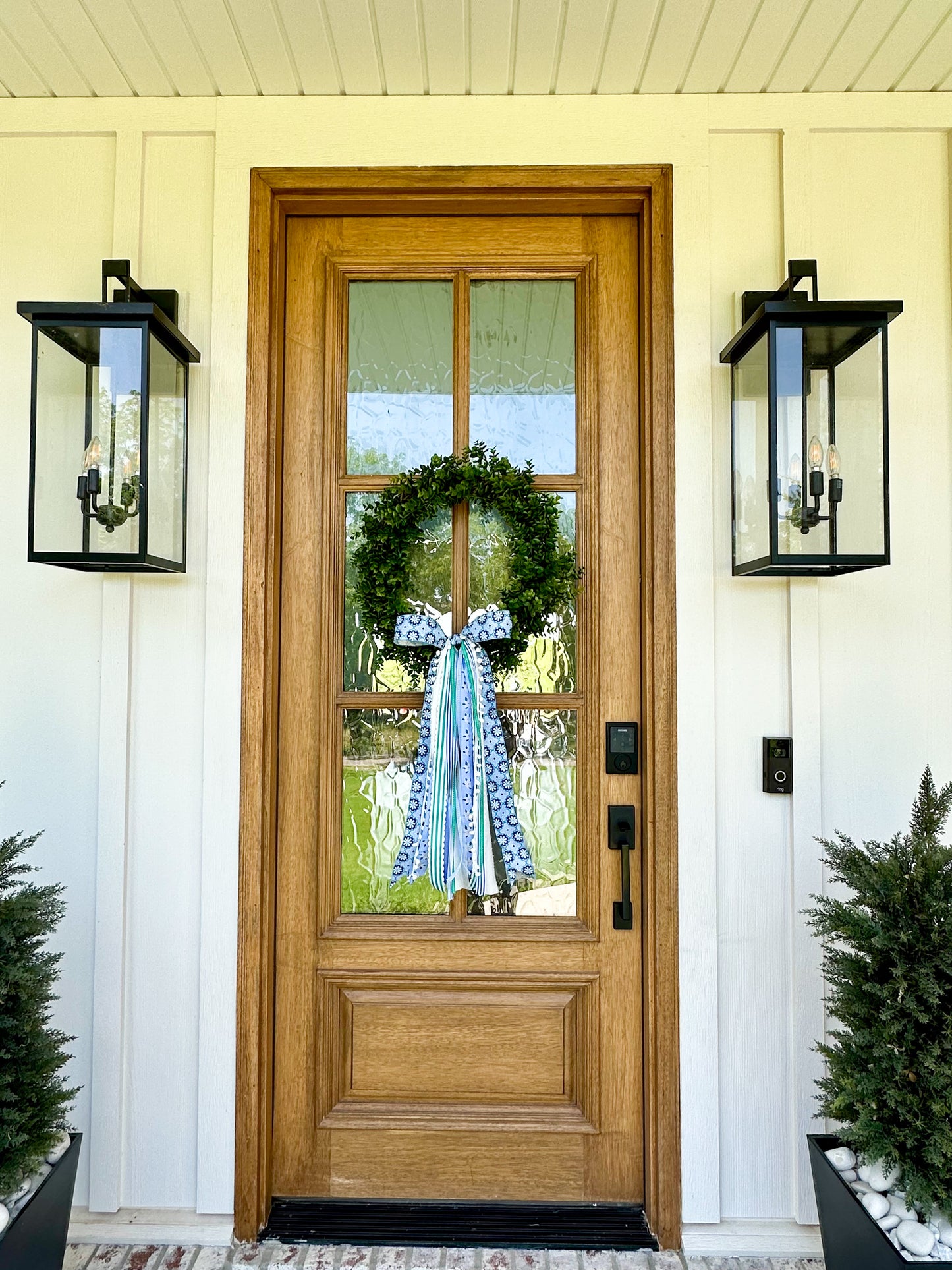 COASTAL BLOOM MEDALLION WREATH