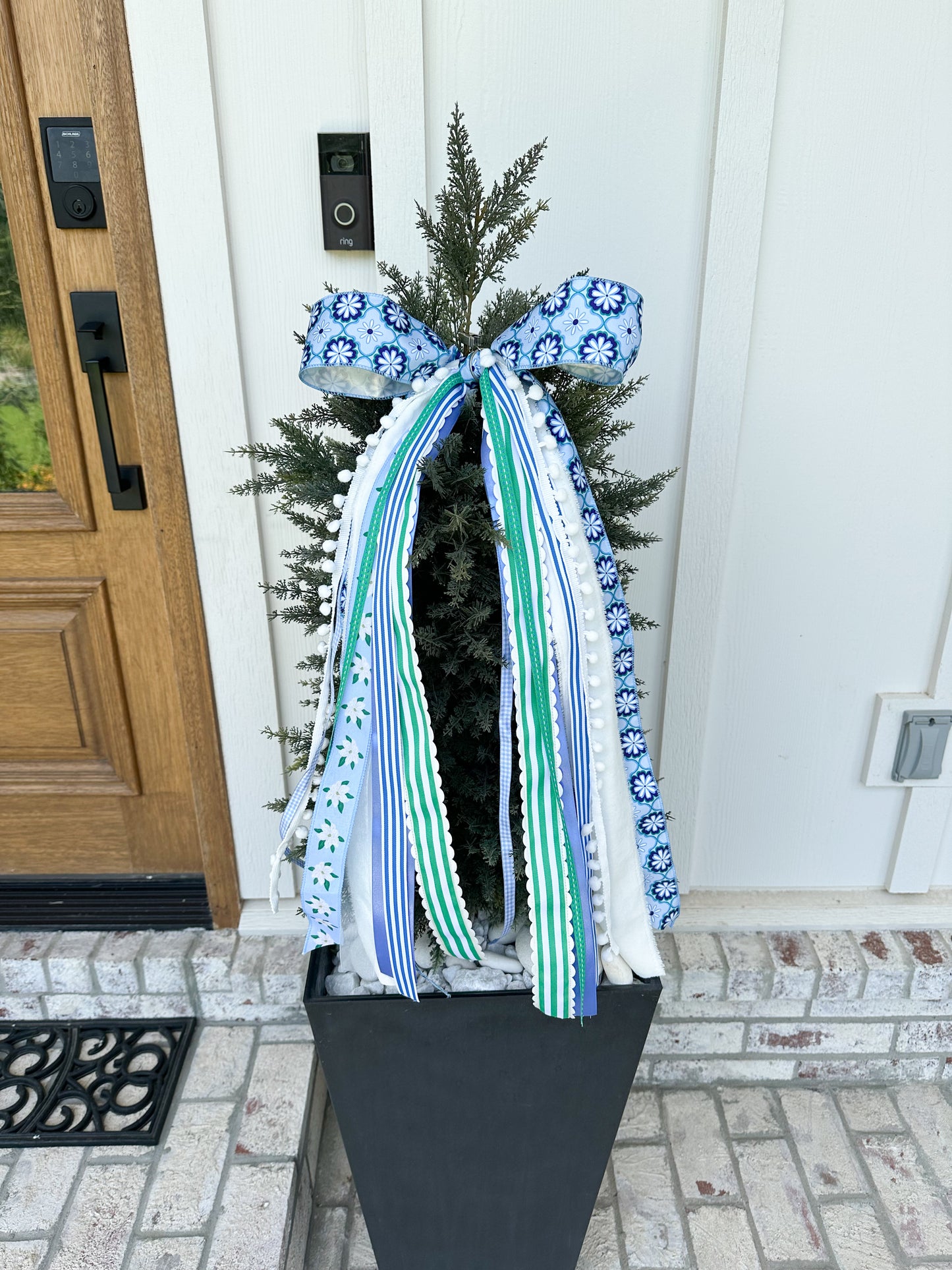 COASTAL BLOOM MEDALLION BOWBIN