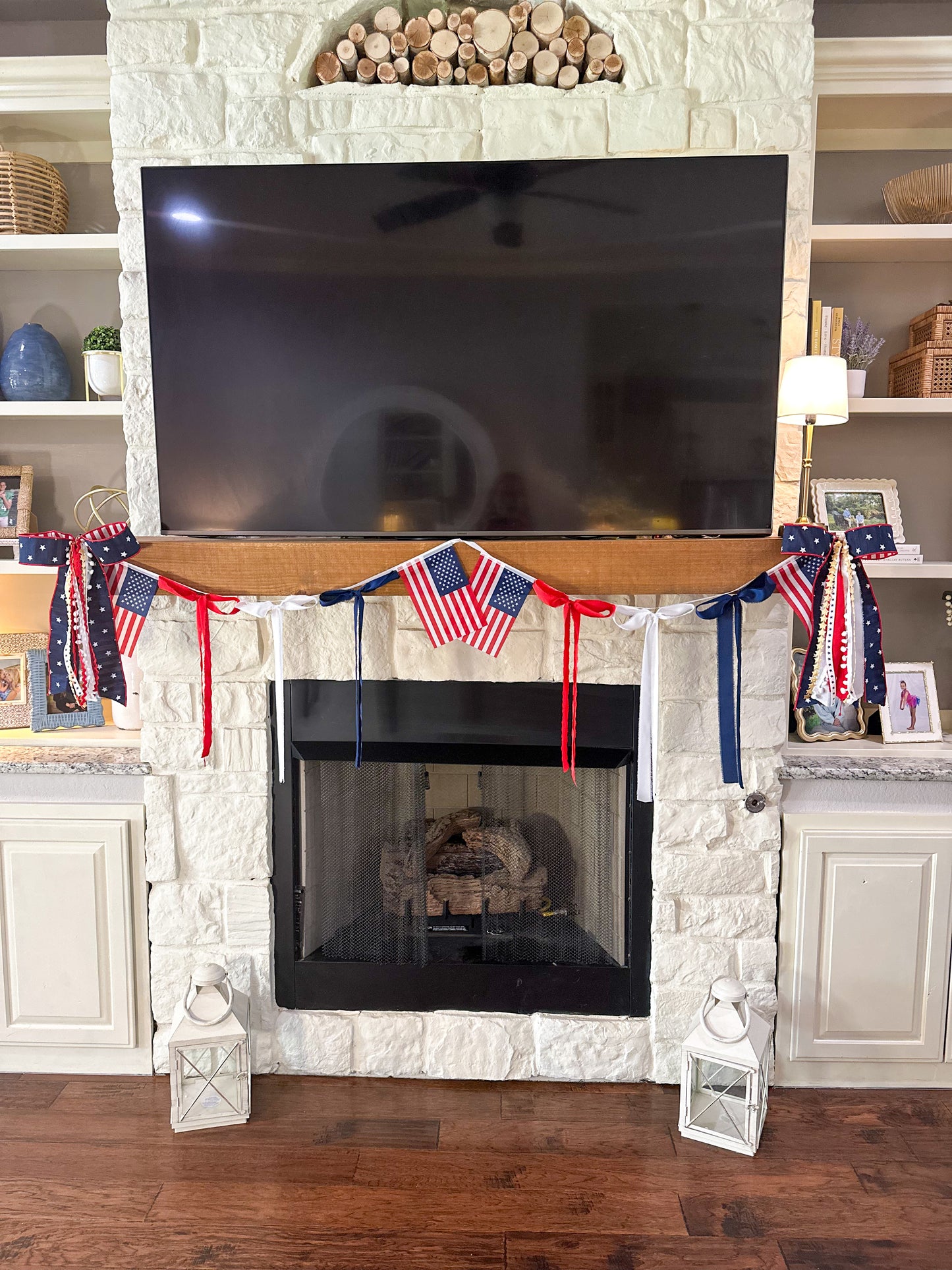 PATRIOTIC BANNER with BOWBINS