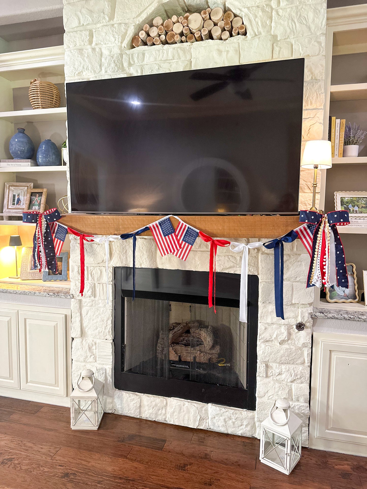 PATRIOTIC BANNER with BOWBINS
