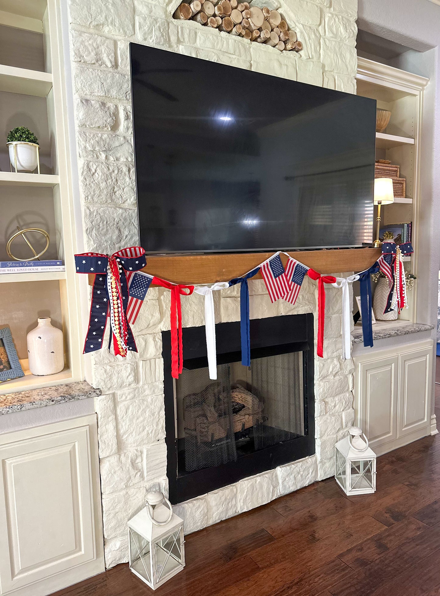PATRIOTIC BANNER with BOWBINS
