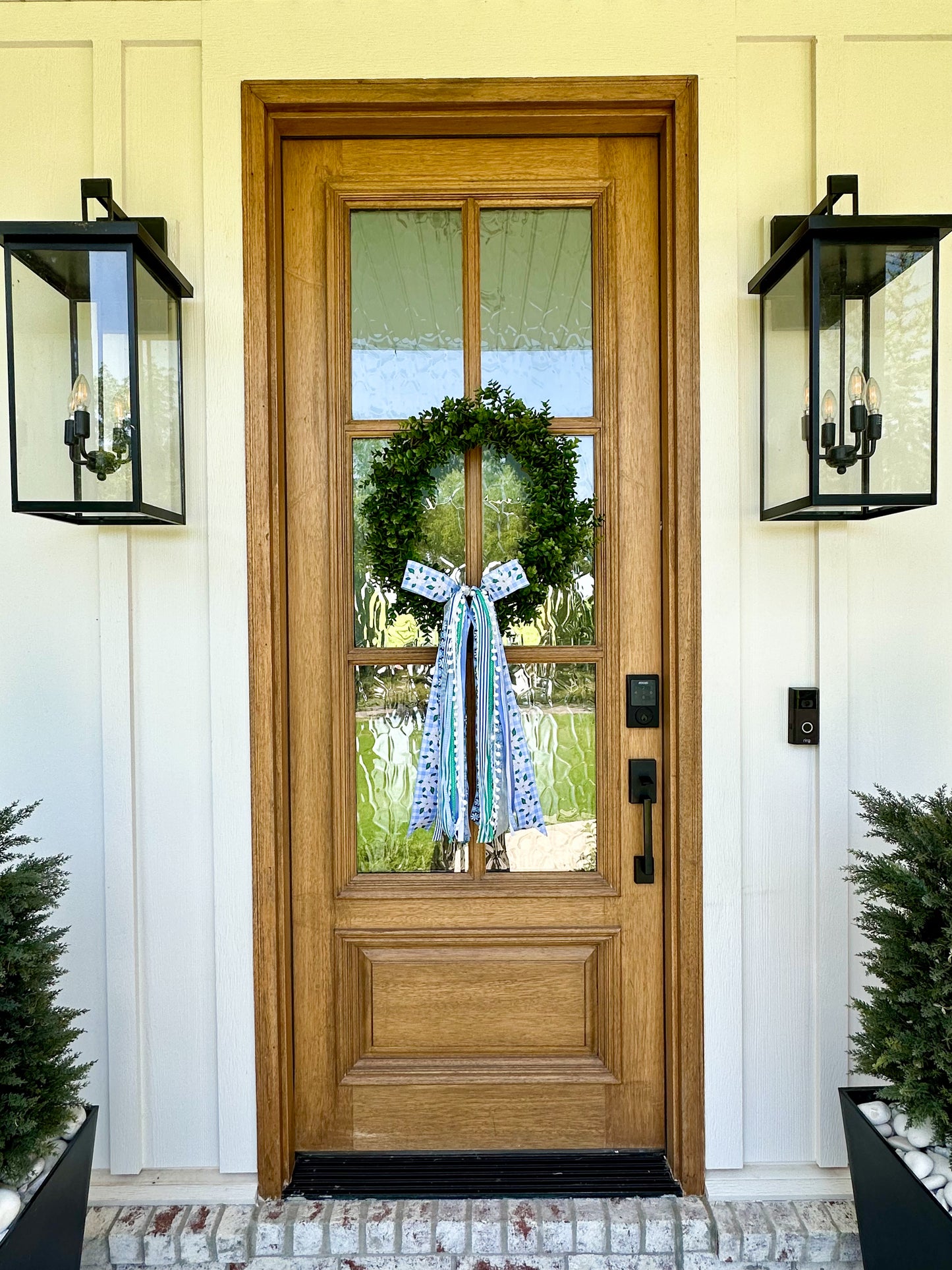 MAGNOLIA GARDEN GINGHAM WREATH