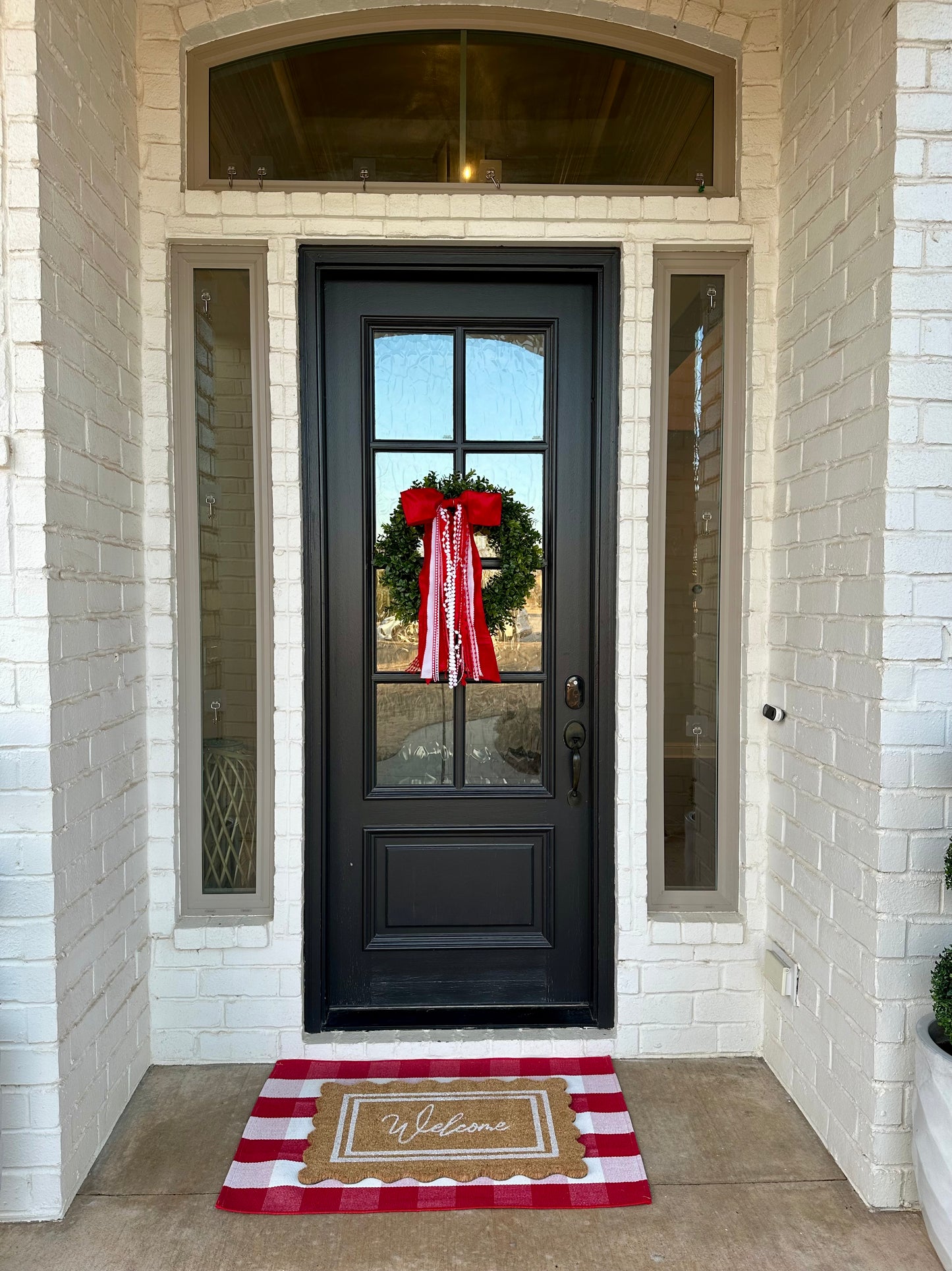 CLASSIC VALENTINE RED WREATH