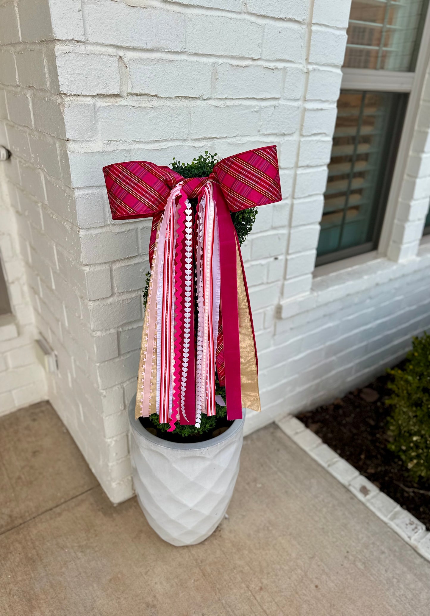 PINK PLAID VALENTINE BOWBIN