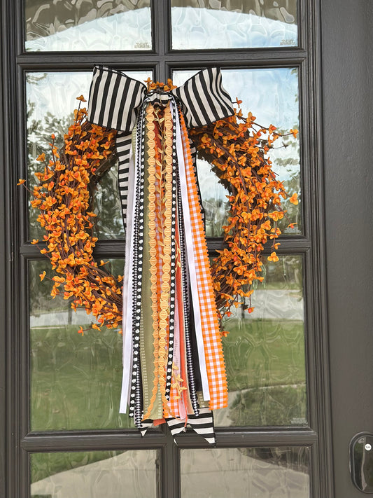 SPOOKY CHIC WREATH