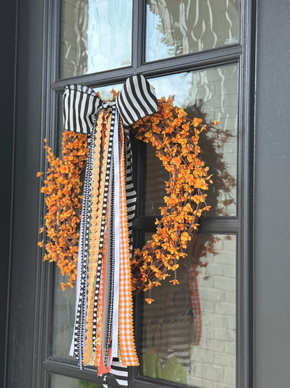 SPOOKY CHIC WREATH