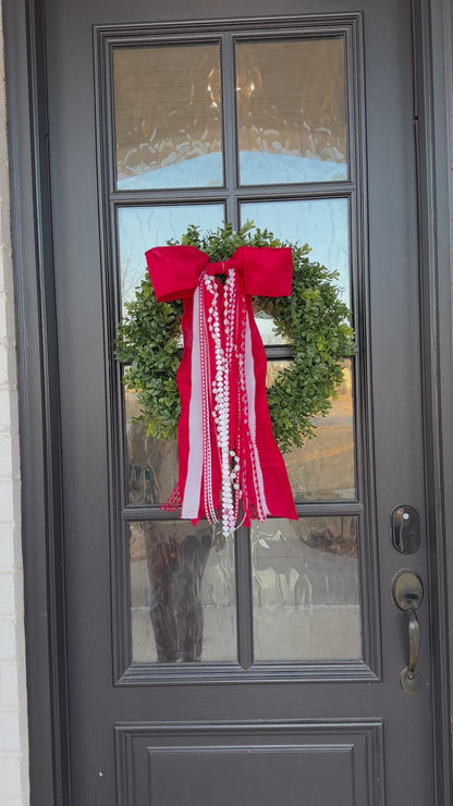 CLASSIC VALENTINE RED WREATH