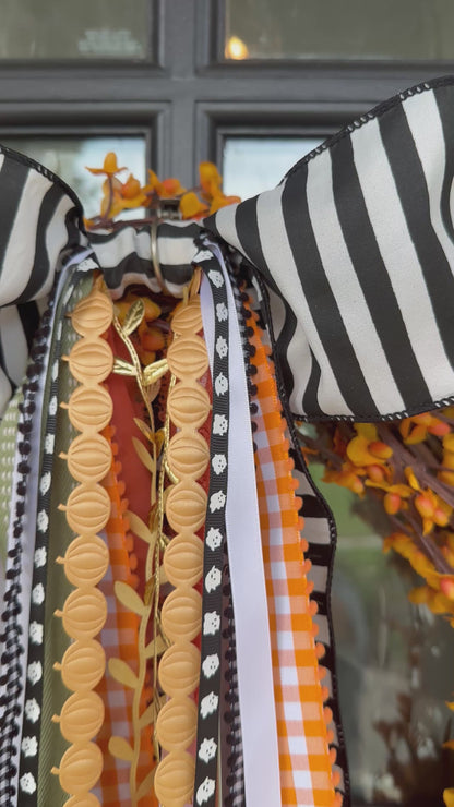 SPOOKY CHIC WREATH