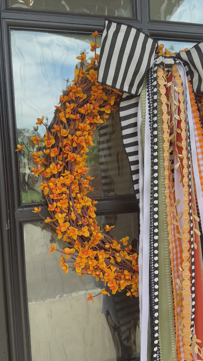SPOOKY CHIC WREATH