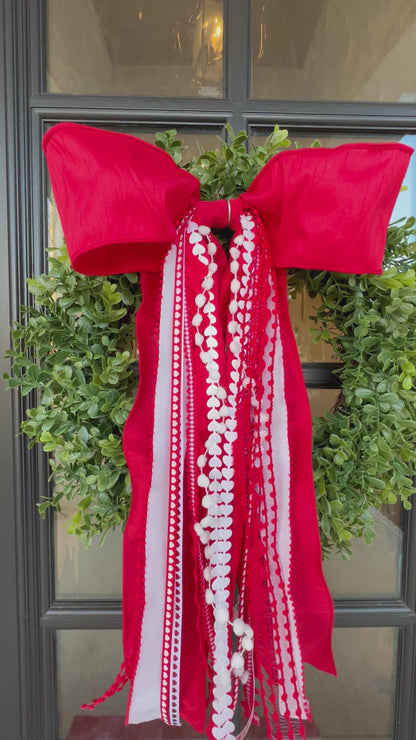 CLASSIC VALENTINE RED WREATH